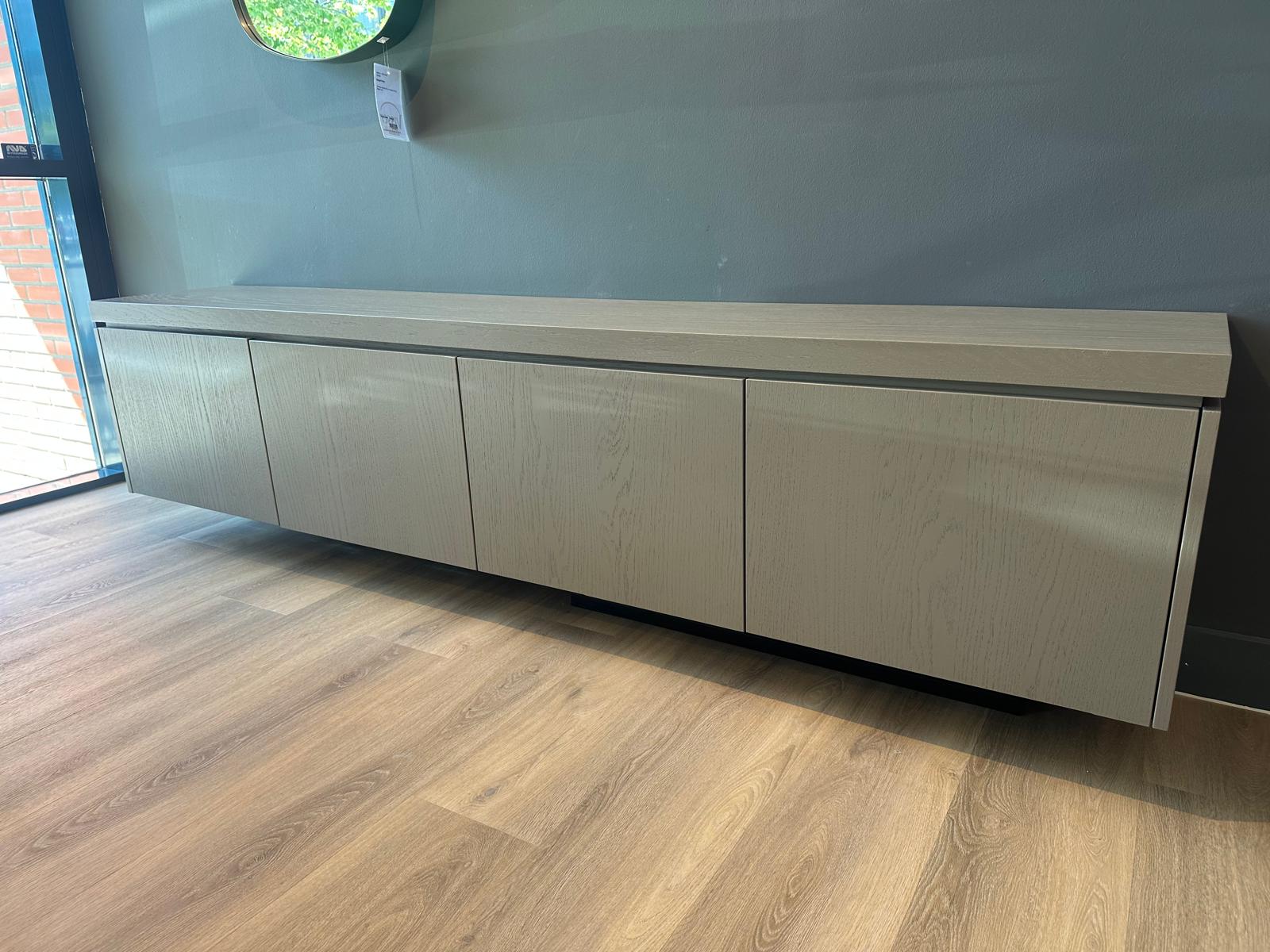 Hangend TV-Meubel Puuur –VAN€3.025,-VOOR€1.850,-