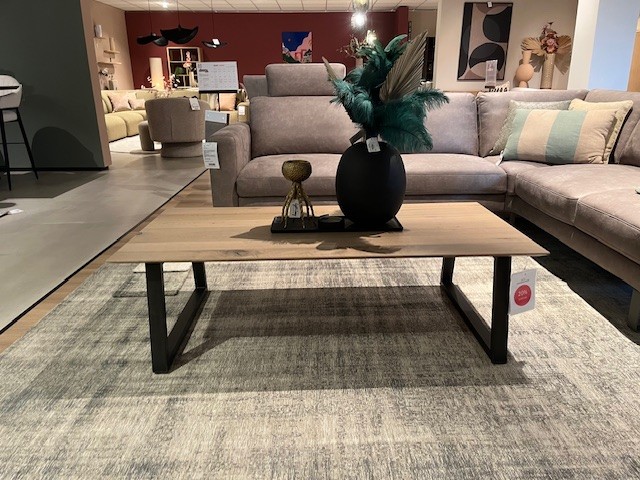 Strakke eikenhouten salontafel